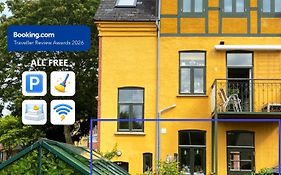 City House With Terrace, Garden And Free Parking